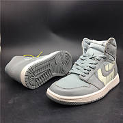 Air Jordan 1 x Off-White Grey Satin Crossove - 4