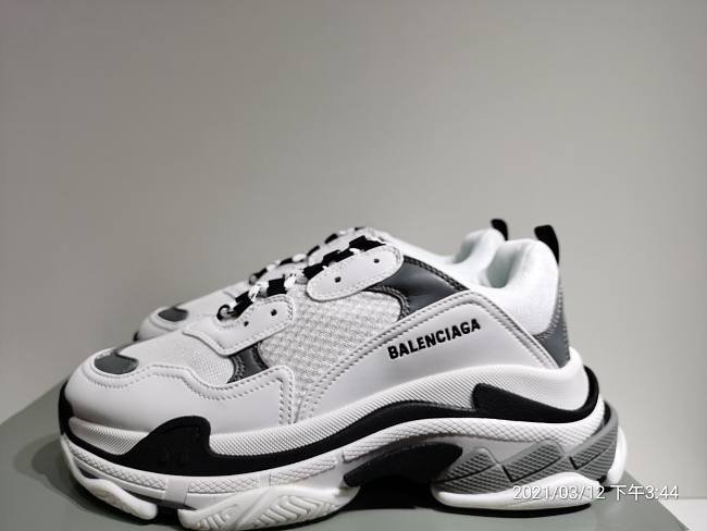 grey and white balenciaga triple s