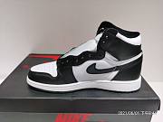 Air Jordan 1 Retro Black White 555088-010 - 5