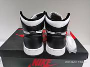 Air Jordan 1 Retro Black White 555088-010 - 2