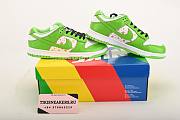 Supreme x Nike SB Dunk Low Mean Green  - 3