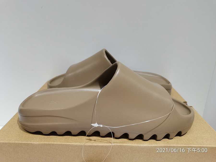 yeezy slide coffee ash