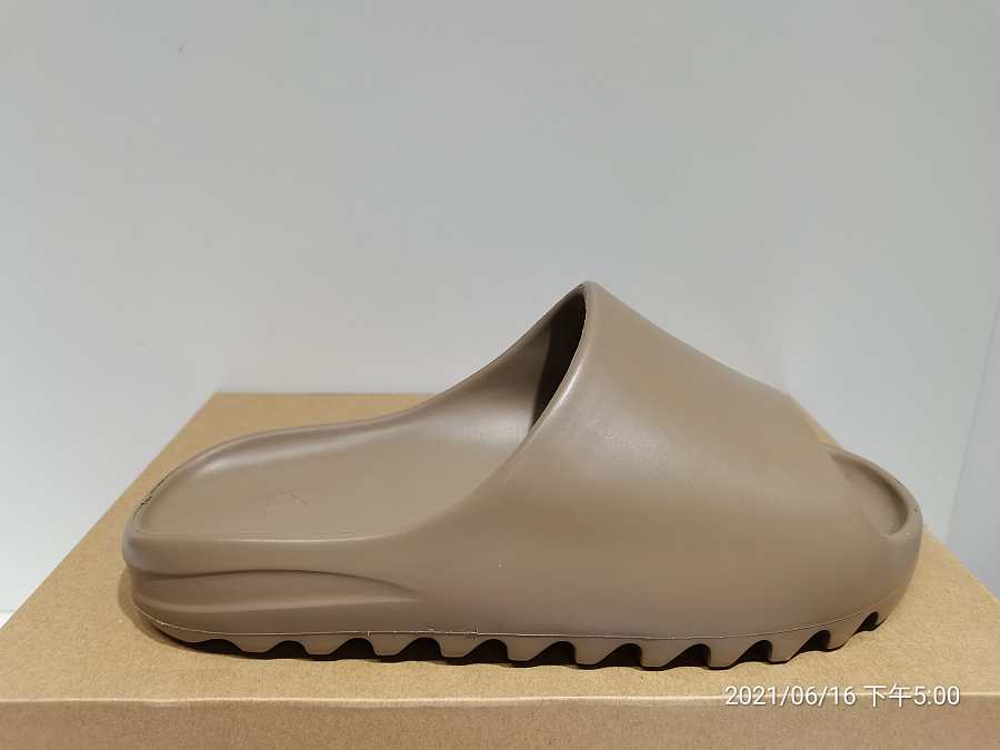 yeezy slide coffee ash