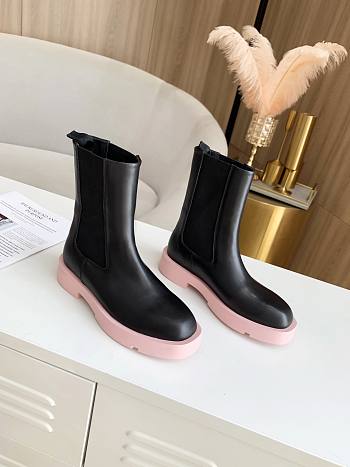 Givenchy Chelsea boots Black Pink