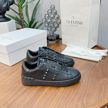 Valentino Garavani Rockstud Untitled sneaker in calfskin leather
