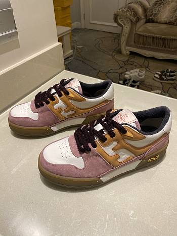 Fendi Match Low top in pink suede