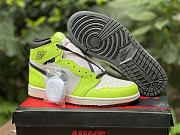 Air Jordan 1 Retro High OG Visionaire 555088-702 - 4