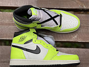 Air Jordan 1 Retro High OG Visionaire 555088-702 - 5