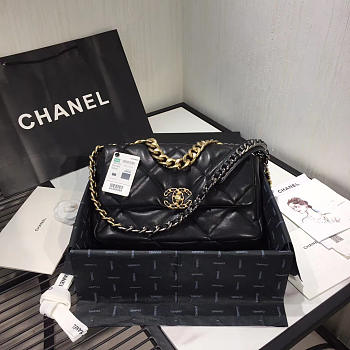 CHANEL 19 Shoulder bag 111109C