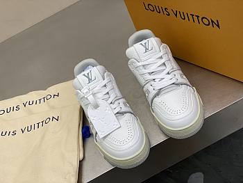 Louis Vuitton Trainer White Signature 1A8WB9