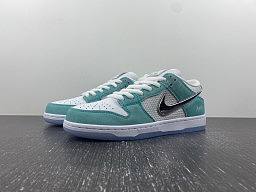 Dunk SDCAINIKE SB Low FD2562-400