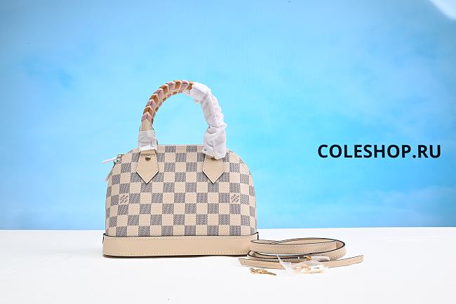 Louis Vuitton Bag No4 - 1