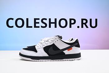 Nike SB Dunk Low TIGHTBOOTH FD2629-100