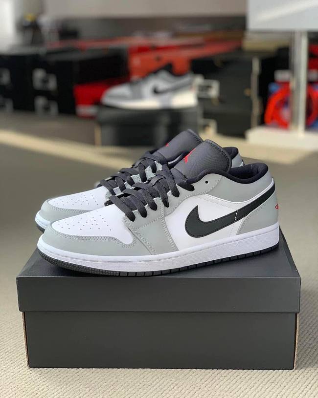 Air Jordan 1 Low Light Smoke Grey 553558-030 - 1