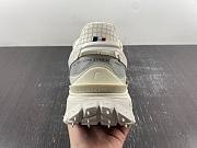 Moncler Trailgrip Gore-Tex Off-White - 5