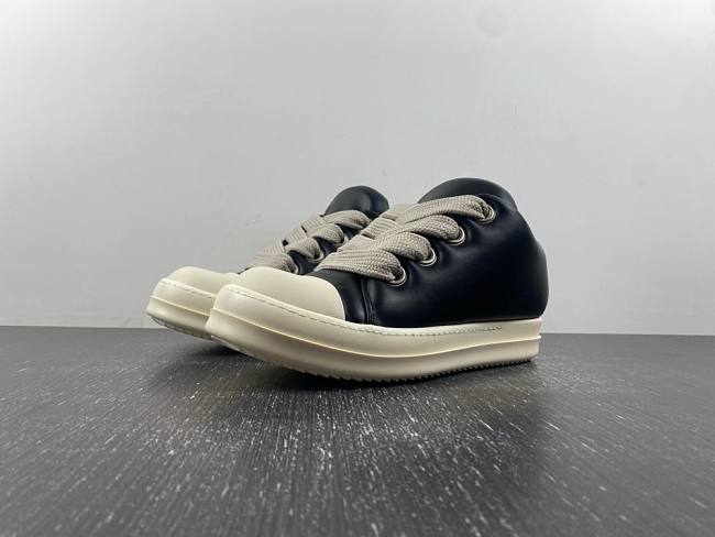 Rick Owens Jumbo Lace Padded Sneaks Low Black Milk RU02C7893 - 1