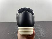 Rick Owens Jumbo Lace Padded Sneaks Low Black Milk RU02C7893 - 4