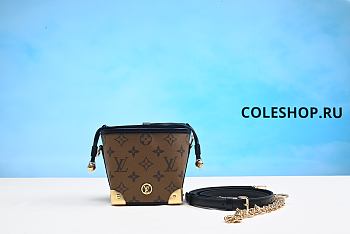 Louis Vuitton Bag No26