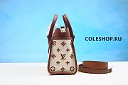 Louis Vuitton MM High End Leathers Size 30x24x14cm - 4