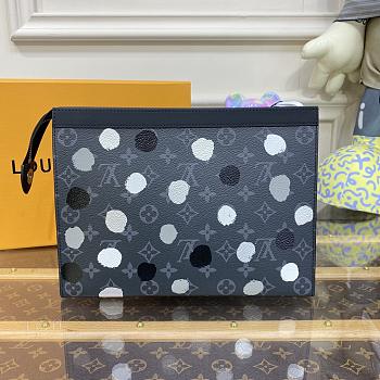 Louis Vuitton Pochette Voyage M81934 SIZE 26X20CM