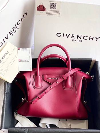 Givenchy Antigona Bag in Box Leather Pink
