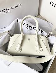 Givenchy Antigona Stretch Bag in Box Leather White - 3