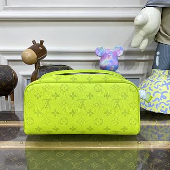 Louis Vuitton Dopp Kit toilet pouch M10144 SIZE28x15x16.5CM