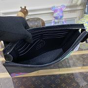 Louis Vuitton Pochette Voyage M81973 SIZE26X20CM - 2