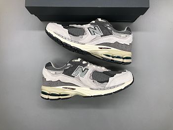 New Balance 2002R Refined Future Pack ：M2002RDA