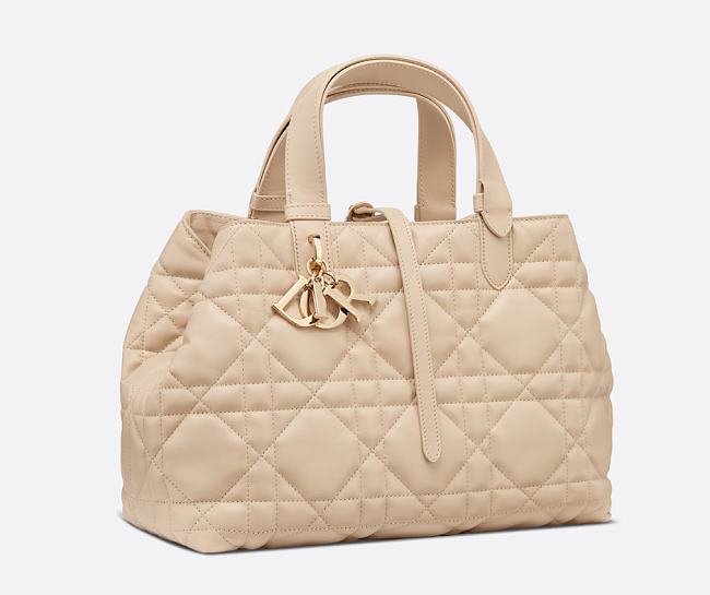 Medium Dior Toujours Bag Powder Beige Macrocannage Calfskin size 28.5cm - 1