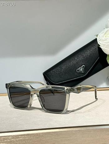 Prada Sunglasses No4 PA19V Size 53x18x143