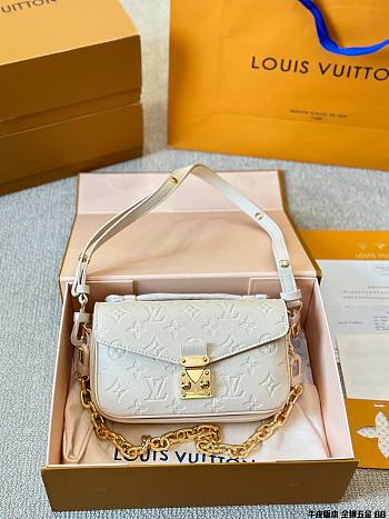 Sale Louis Vuitton Bag 68