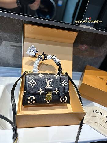 Sale Louis Vuitton Bags 79