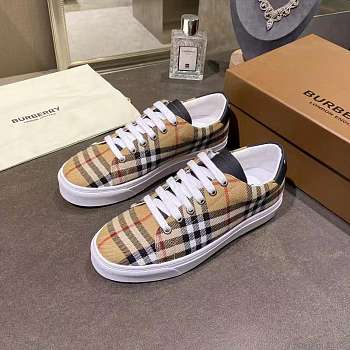 Burberry Sneaker 299F
