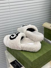 Gucci Slides Fur White - 5