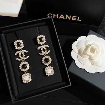 Chanel Earrings Gold 43