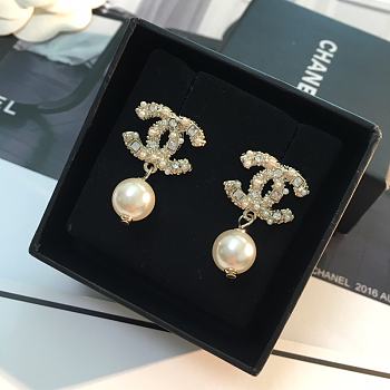 Chanel Earrings Gold 240