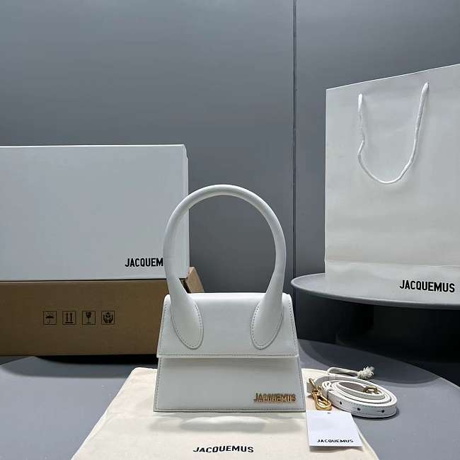 Jacquemus Crossbody Bag White Size 18x15.5x8CM - 1