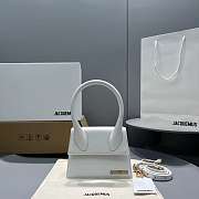 Jacquemus Crossbody Bag White Size 18x15.5x8CM - 1