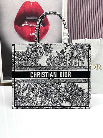 Dior Black and White Book Tote B930323 Size 42cm