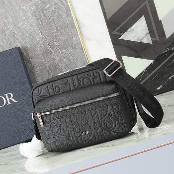 Dior Black Zip Messenger Bag size 23x17x7cm