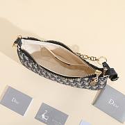 Dior Bran Lounge Handbag B930288 Size 26x15x5cm - 2