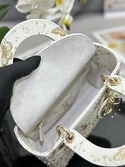 Dior Embroidered Butterfly White Gold Size 20x16x8cm - 5