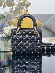 Dior Four-Square Star Pegs Black B930515 Size 20x16x8cm - 3