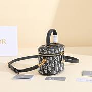 Dior Signature Vanity Bag in Blue Size 16x11x9cm - 3