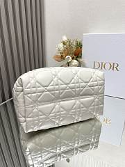 Dior Toujours Handbag White B930536 Size 28x19x21cm - 5
