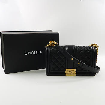 CHANEL Quilted CC GHW Boy 25 Chain Shoulder Bag A67086 Calfskin Leather Black  size 25x14x6.5cm