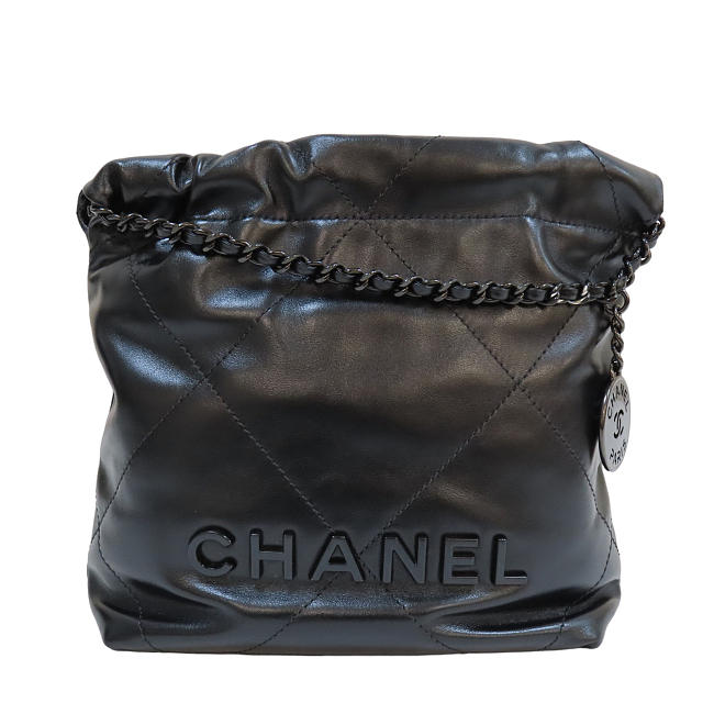 CHANEL Matelasse Chanel 22 So Black Shoulder Bag Lambskin Black size 18x20x7cm - 1