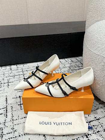 LouisVuitton25 Spring and Summer Pointed High Heels Eagle white
