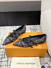 LouisVuitton25 Spring and Summer Pointed High Heels Eagle black - 1